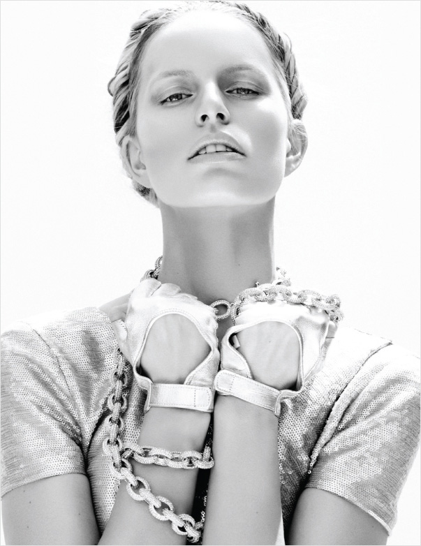 Karolina Kurkova for Vogue Latin America by Nagi Sakai