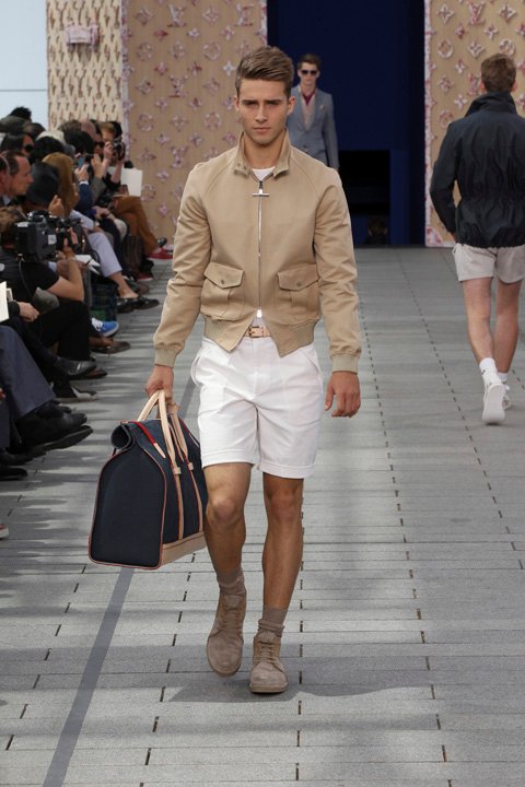Fashion Week Handbags: Louis Vuitton Spring 2012