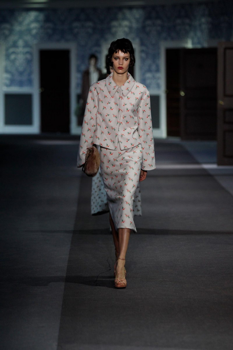 Louis Vuitton Ready to Wear Fall 2013 Vogue Fashion Week Runway Show 
