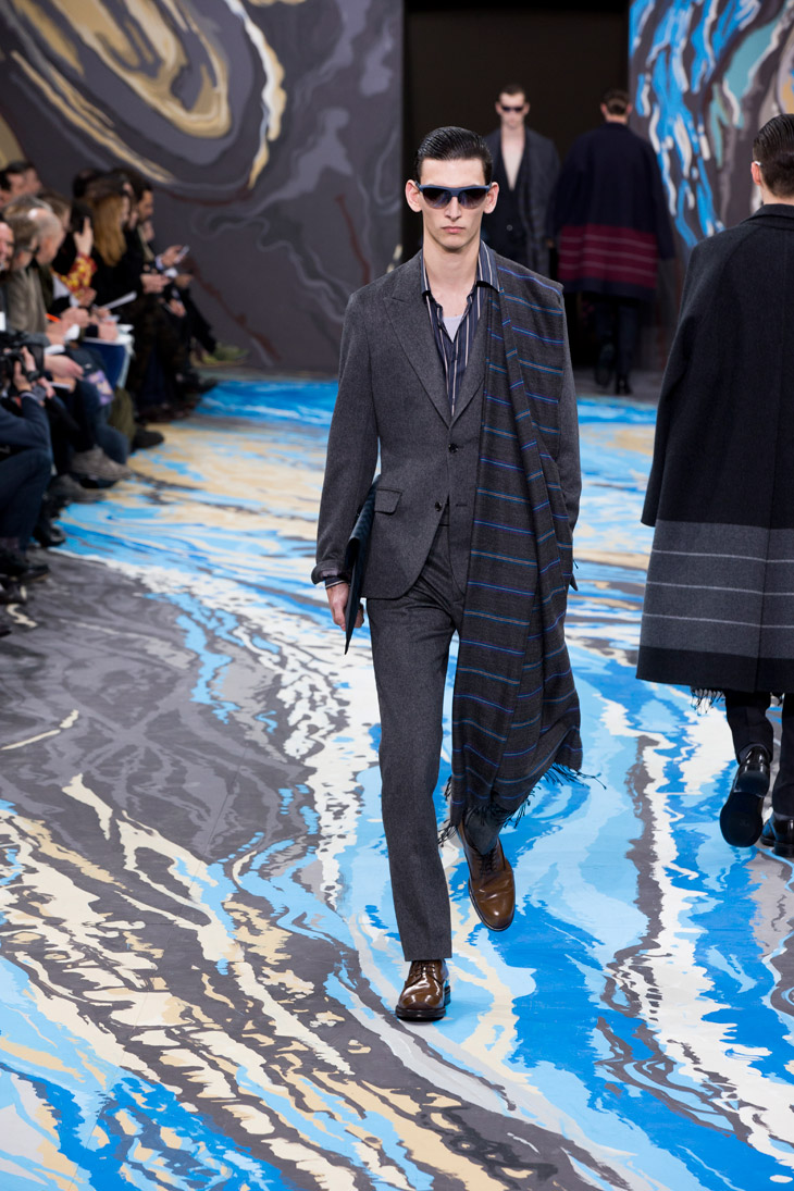 Backstage at Louis Vuitton Men Spring Summer 2014