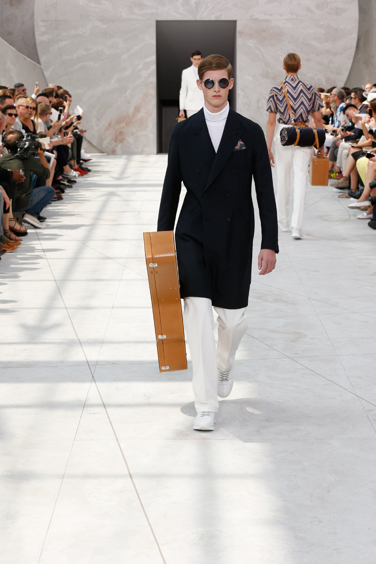 LOUIS VUITTON - Fashion - DETAILS ON THE MEN'S SPRING 2015 SHOW