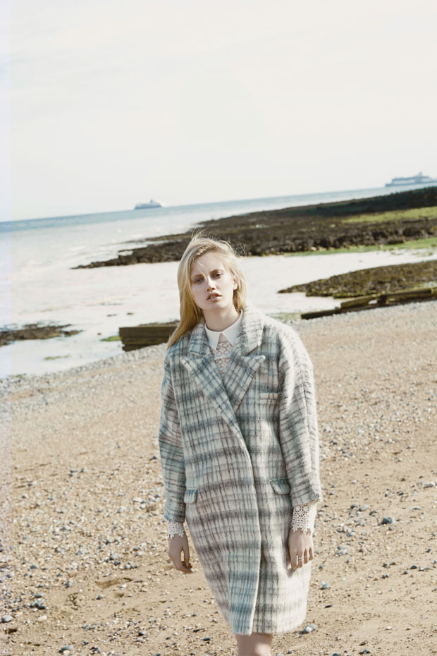 Sofia-Fisher-by-Sevda-Albers-for-Couch-Magazine-01