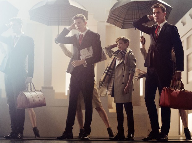 BURBERRY-FESTIVE-2014-(21)