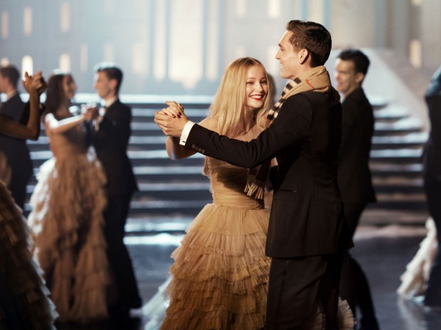 BURBERRY-FESTIVE-2014-(31)