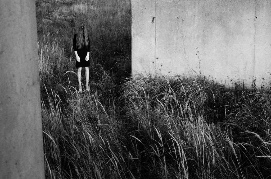 SHE-OR-SHE_SOMEONE-IS-LOOKING-FOR_EDITORIAL-(5)