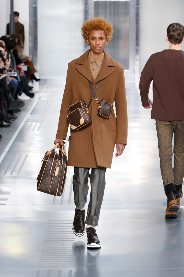 LOUIS VUITTON FALL WINTER 2015-16 WOMEN'S COLLECTION