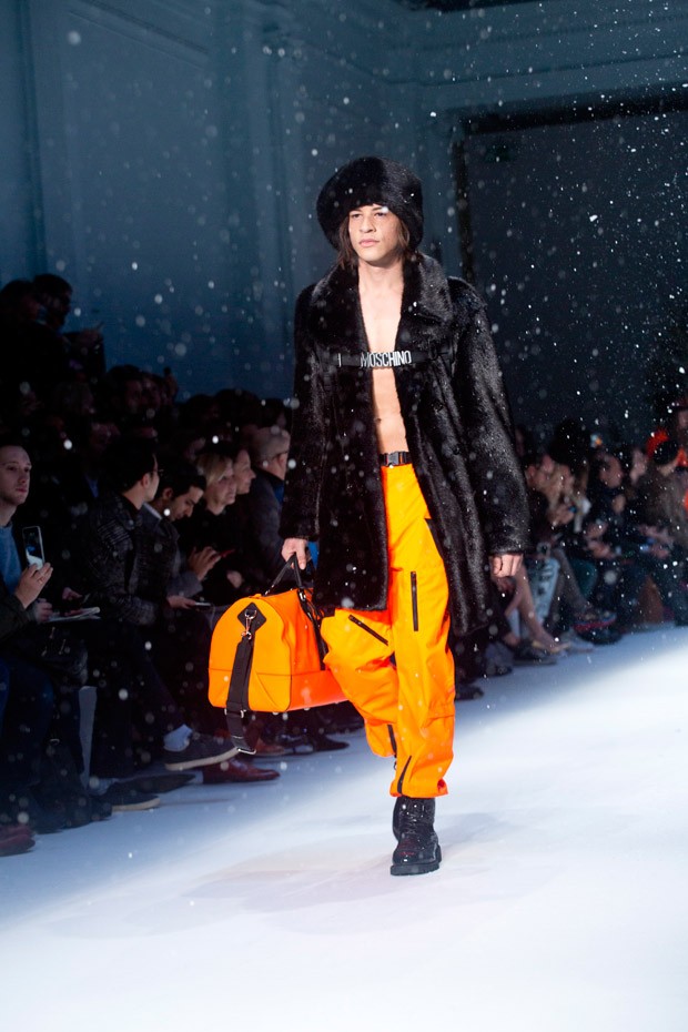 MoschinoFW15-33