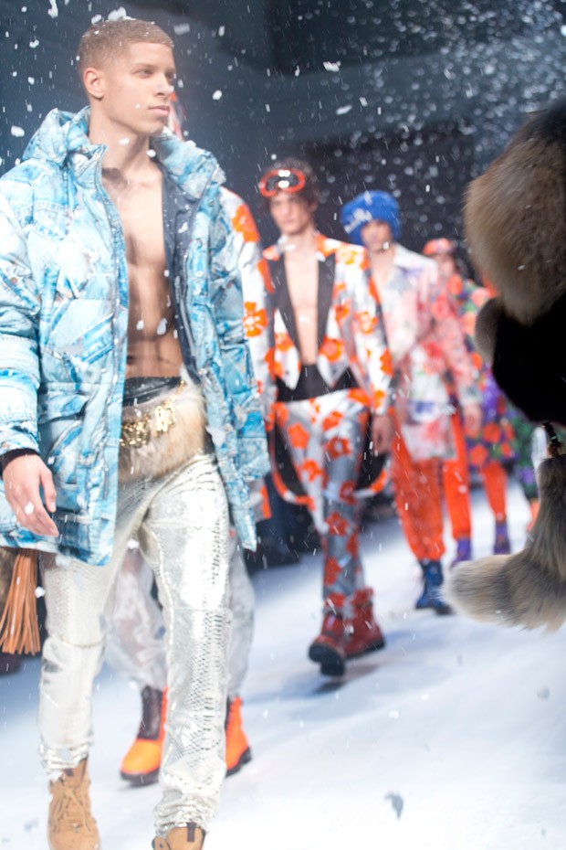 MoschinoFW15-71