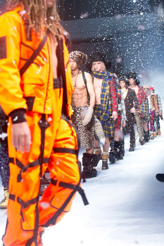 MoschinoFW15-72