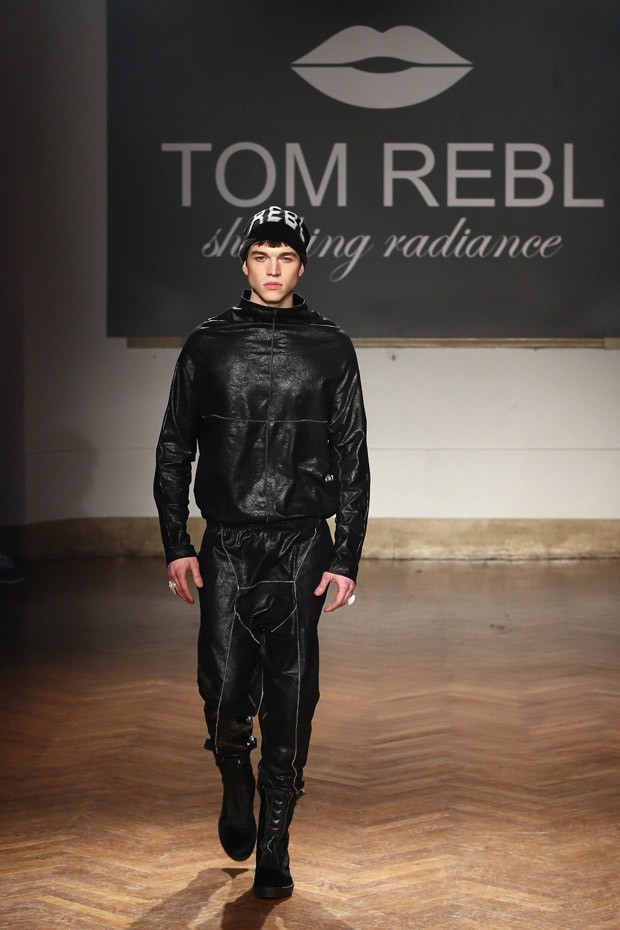 TOMREBL-08