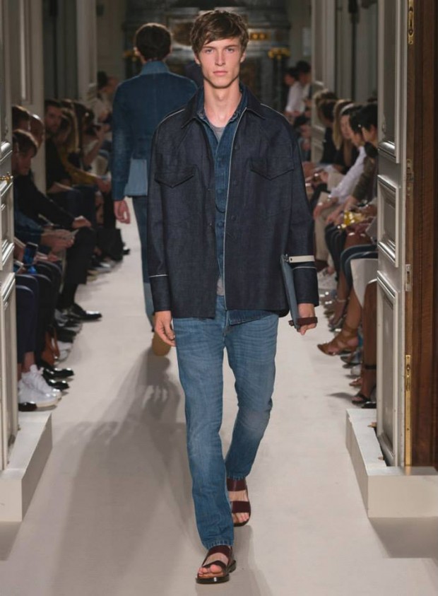 VALENTINO (25)