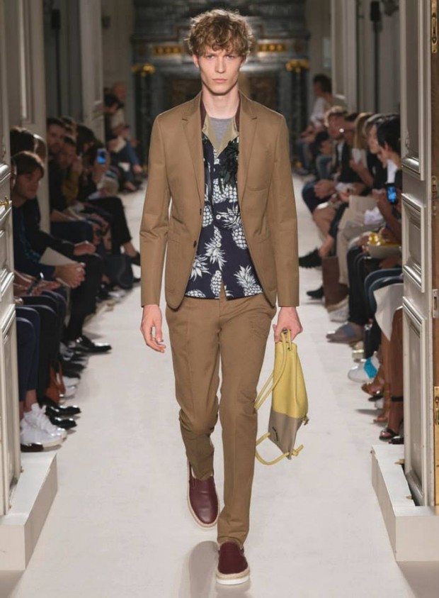 VALENTINO (30)