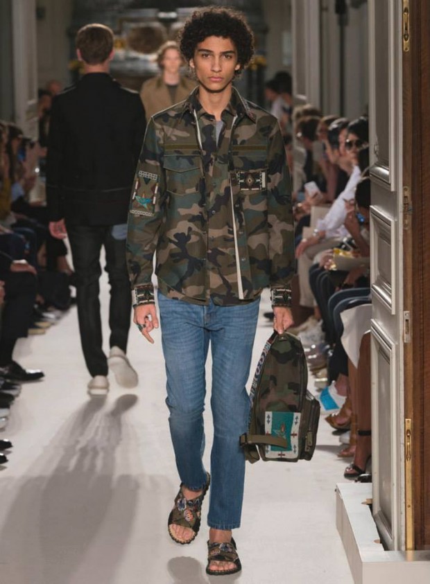 VALENTINO (40)