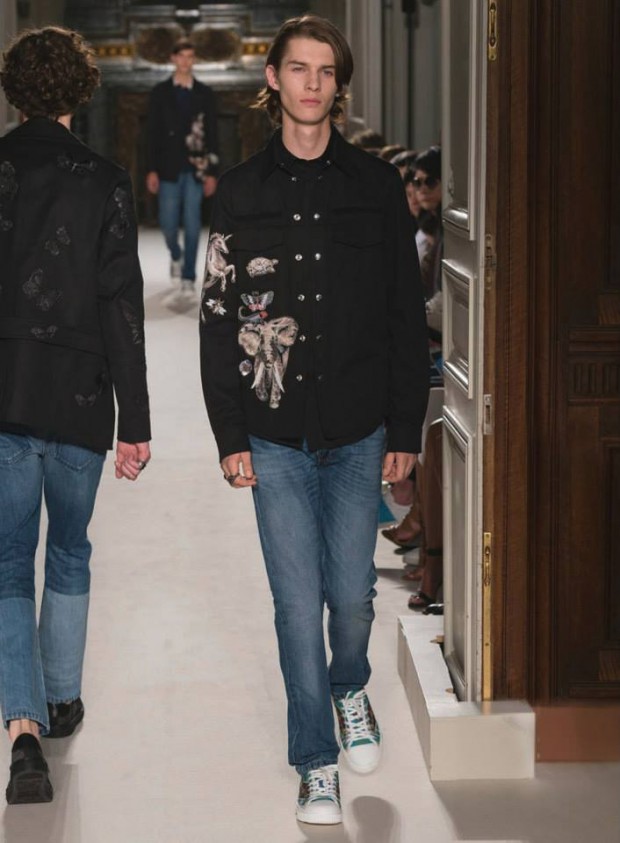 VALENTINO (49)