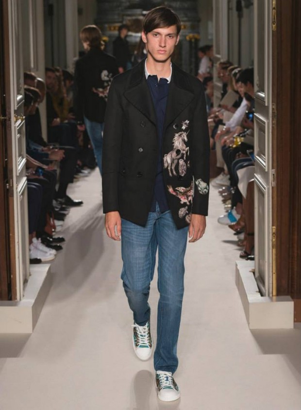 VALENTINO (70)