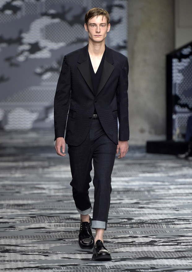 NeilBarrettSS16-35