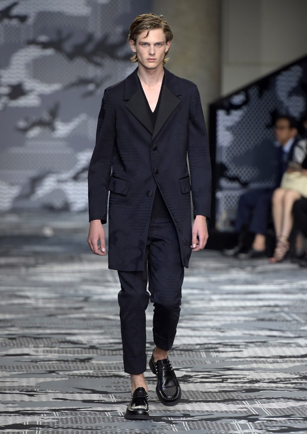 NeilBarrettSS16-37