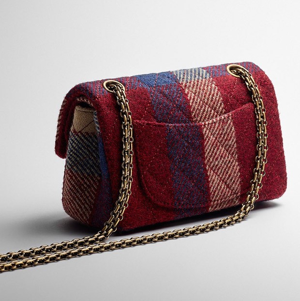 05-Small-255-Flap-Bag-02