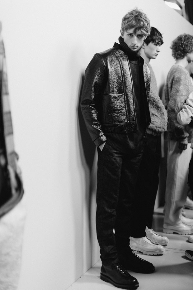 LOU-(3)