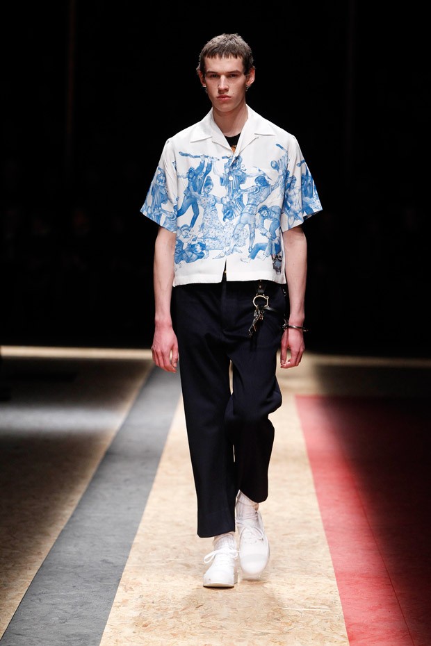 PradaMensFW16-03