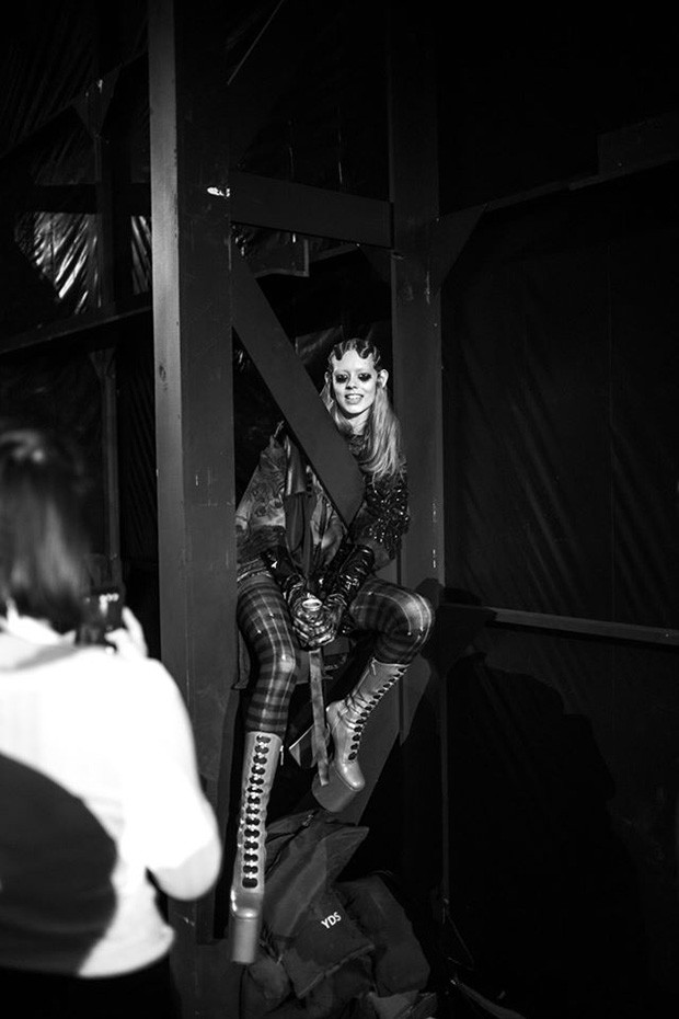 Marc-Jacobs-BTS-fw16-(20)