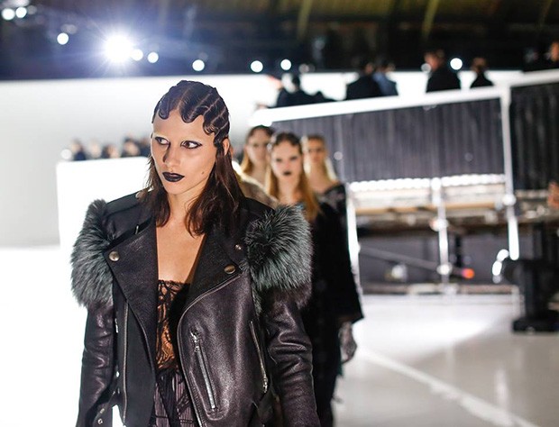 Marc-Jacobs-BTS-fw16-(29)