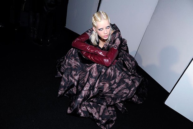 Marc-Jacobs-BTS-fw16-(35)