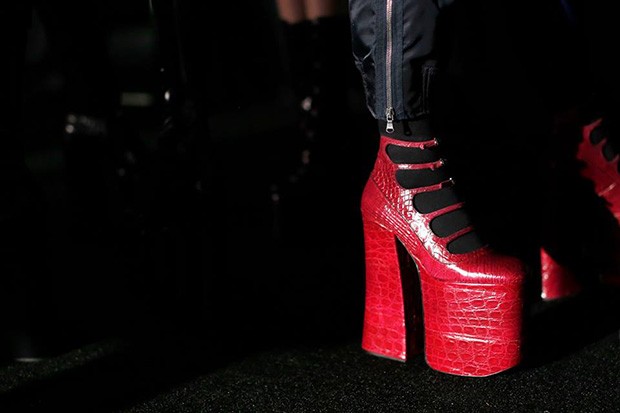 Marc-Jacobs-BTS-fw16-(43)