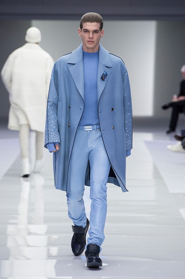 blue versace outfit