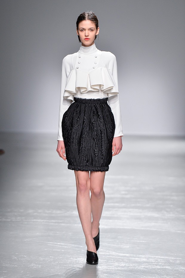 GUY-LAROCHE-FW16-(14)