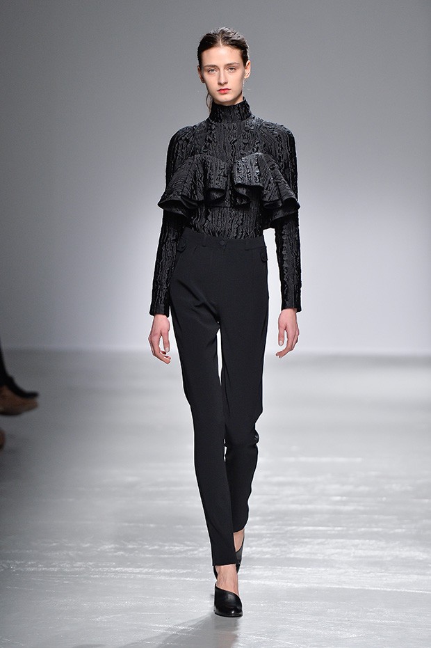 GUY-LAROCHE-FW16-(16)