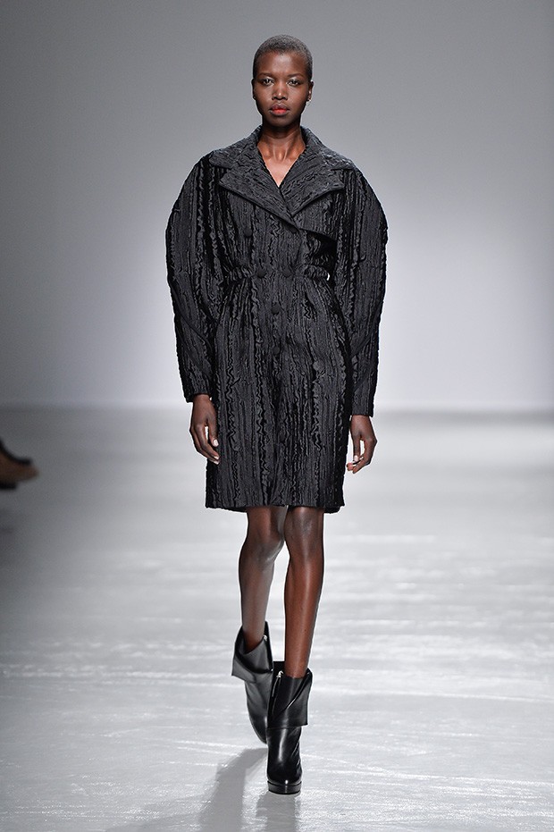 GUY-LAROCHE-FW16-(18)