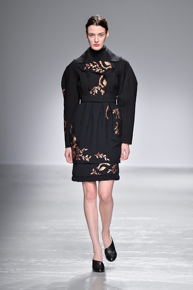 GUY-LAROCHE-FW16-(22)