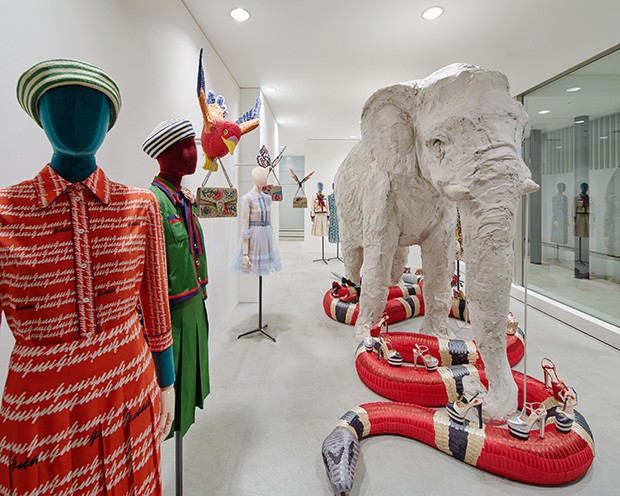 GUCCI DECOR 写真集 Your First Look at Gucci's Surreal New Homeware Collection