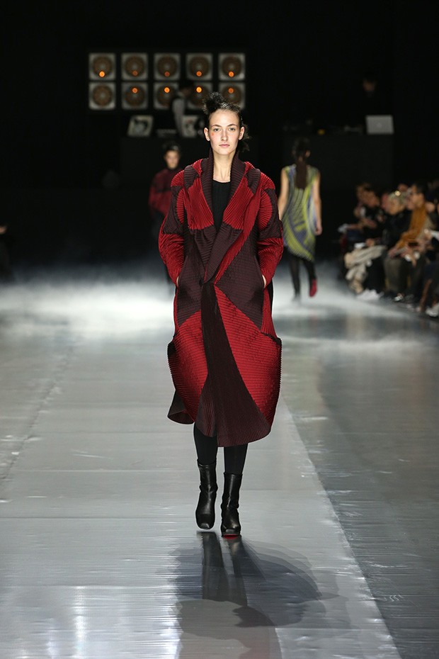 Issey-Miyake-fw16-(15)