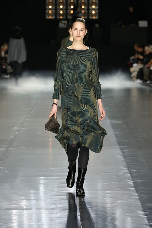 Issey-Miyake-fw16-(24)