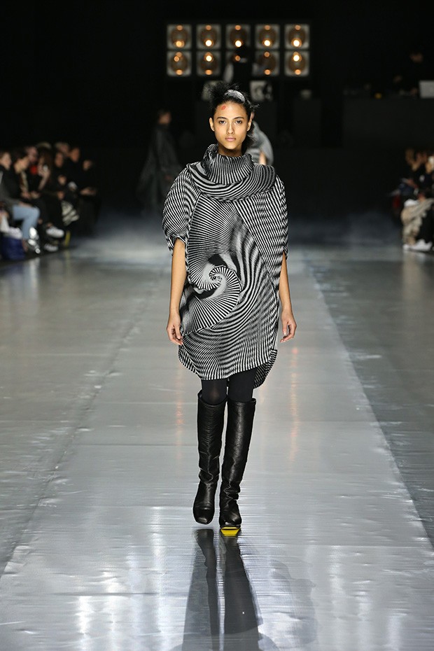 Issey-Miyake-fw16-(36)