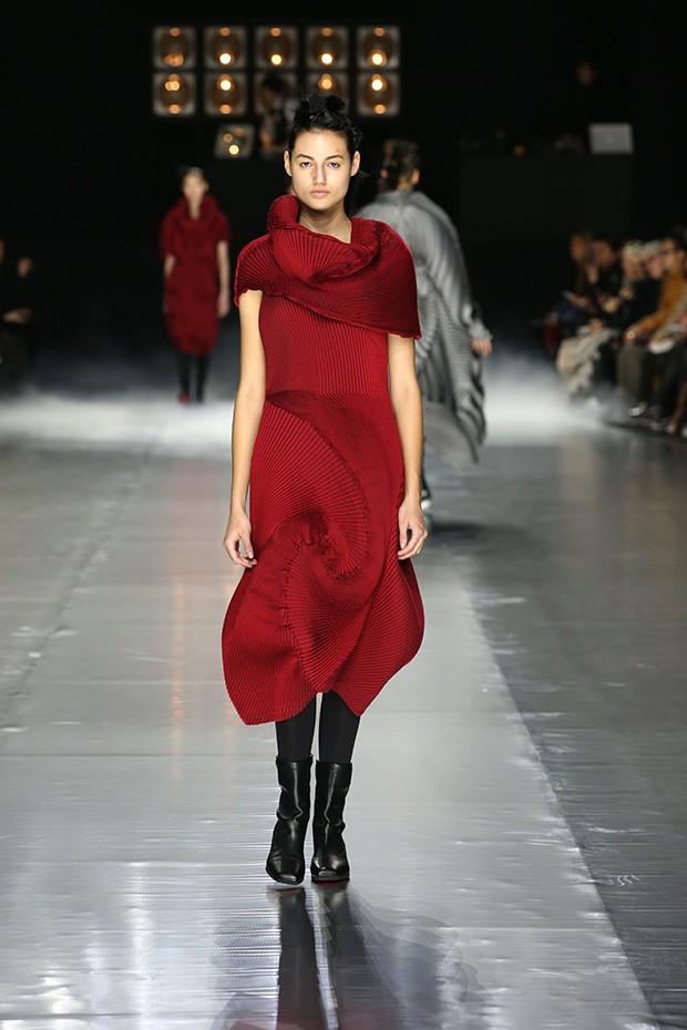 Issey-Miyake-fw16-(39)