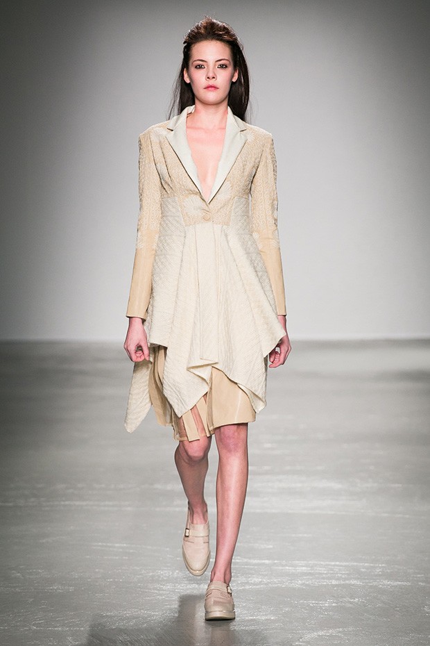 Rahul-Mishra-fw16-(22)