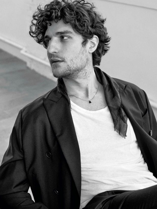 Louis Garrel – Signed Photo – L'homme fidèle - SignedForCharity