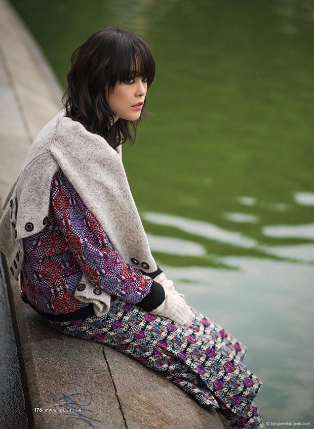 Mae Lapres in Chanel RTW FW 2016-2017