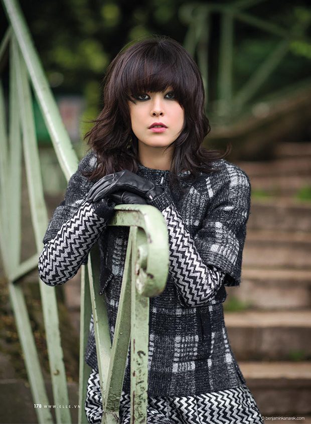 Mae Lapres in Chanel RTW FW 2016-2017