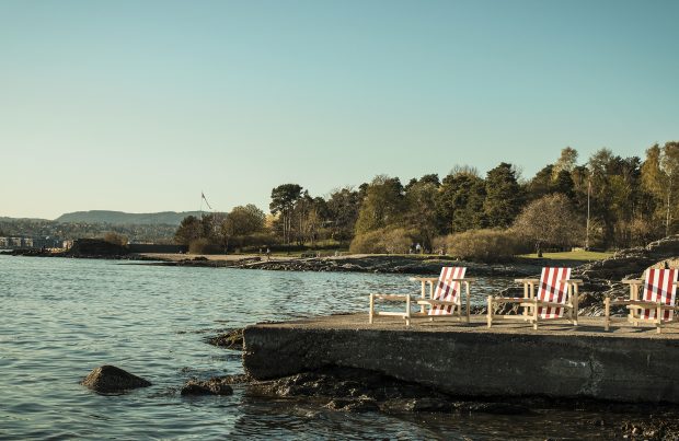 Red & White Sunlounger - Edvin Klasson (2)