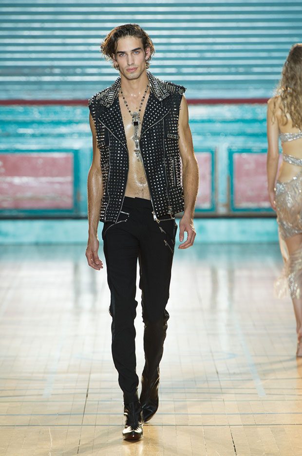 julien-macdonald-spring-summer-2017-look-37