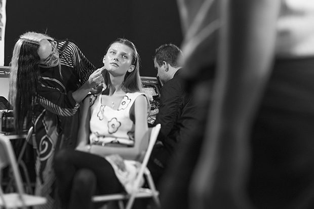 issey-miyake-backstage-12