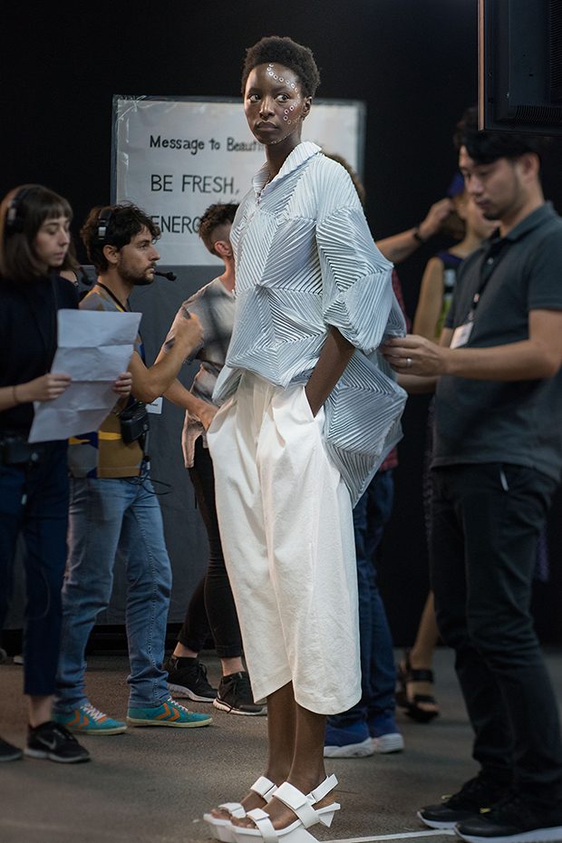 issey-miyake-backstage-13