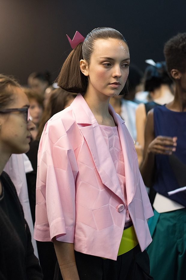 issey-miyake-backstage-24