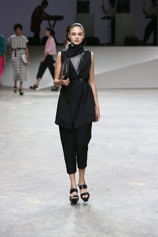 issey-miyake-ss17-pfw-14