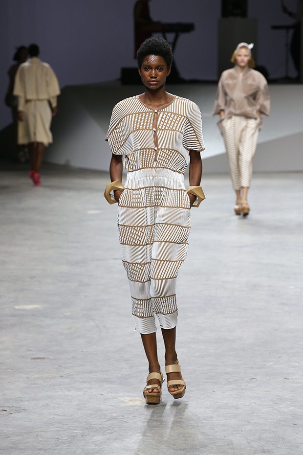 issey-miyake-ss17-pfw-19