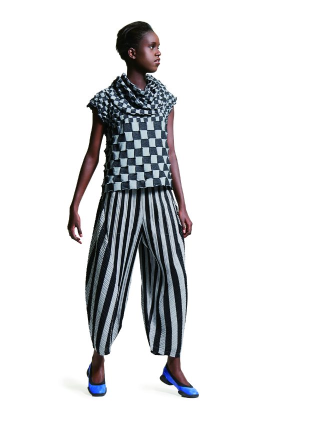 PLEATS PLEASE ISSEY MIYAKE